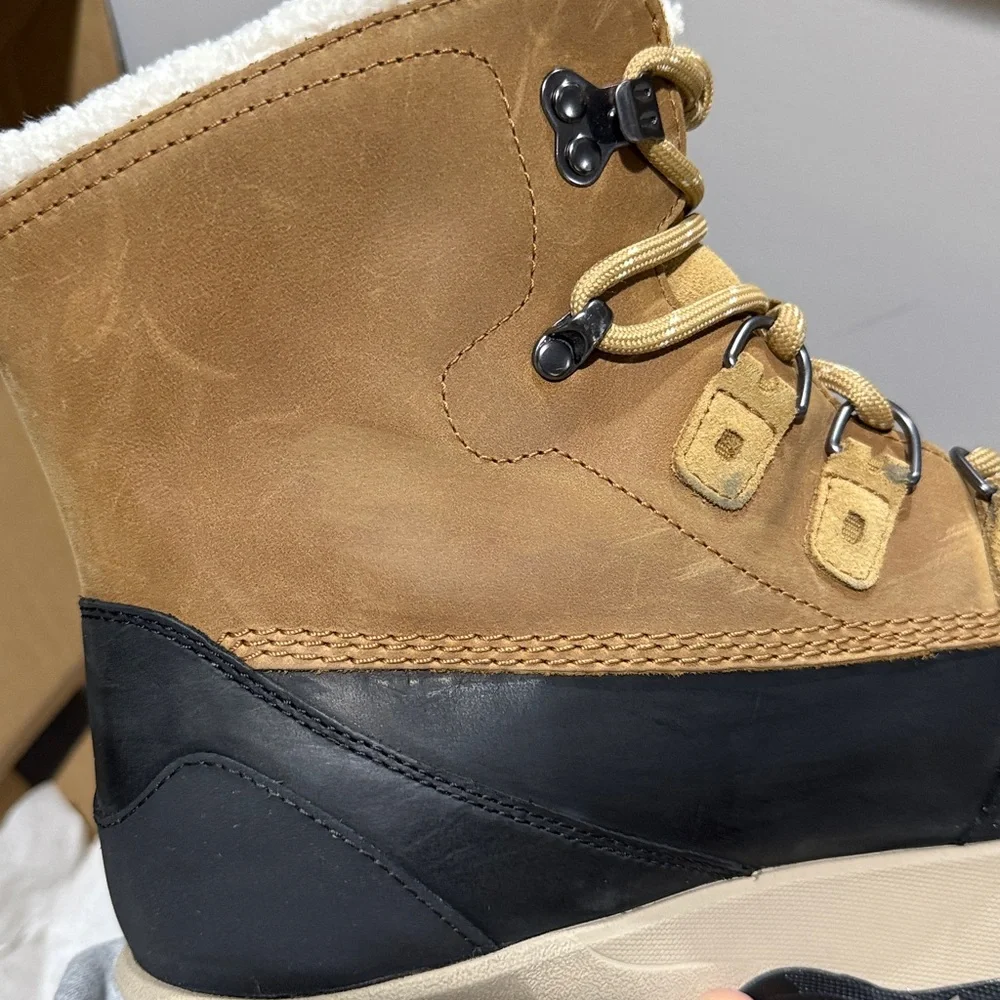 Brand‎ new Sorel Men's Scout 87' Lux Waterproof Boot Size 13